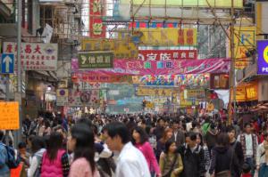hong-kong-street-scene-hamedog-2005